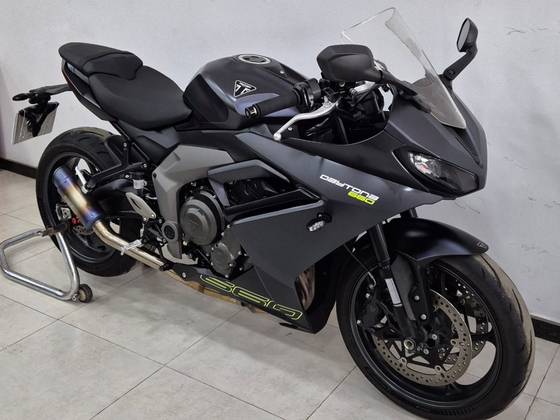 TRIUMPH DAYTONA 660 